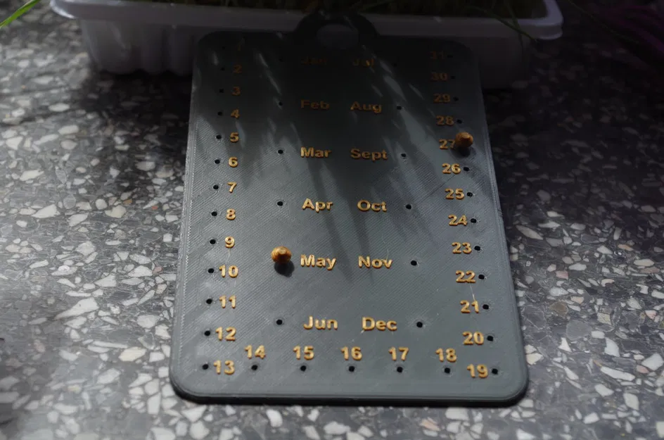 Lịch pin cổ điển dùng để nhắc nhở ngày quan trọng - Image 3