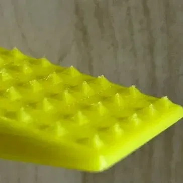 Chặn cửa cho thảm với đinh nhọn điều chỉnh được