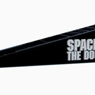 Chặn cửa Spaceballs độc đáo từ bộ phim 36 năm tuổi