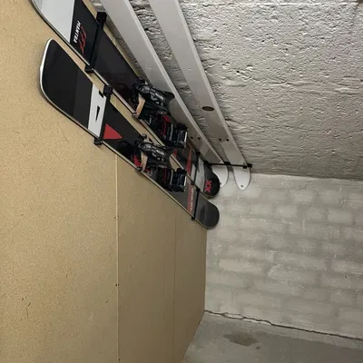 Giá đỡ mái cho đôi ván trượt tuyết touring