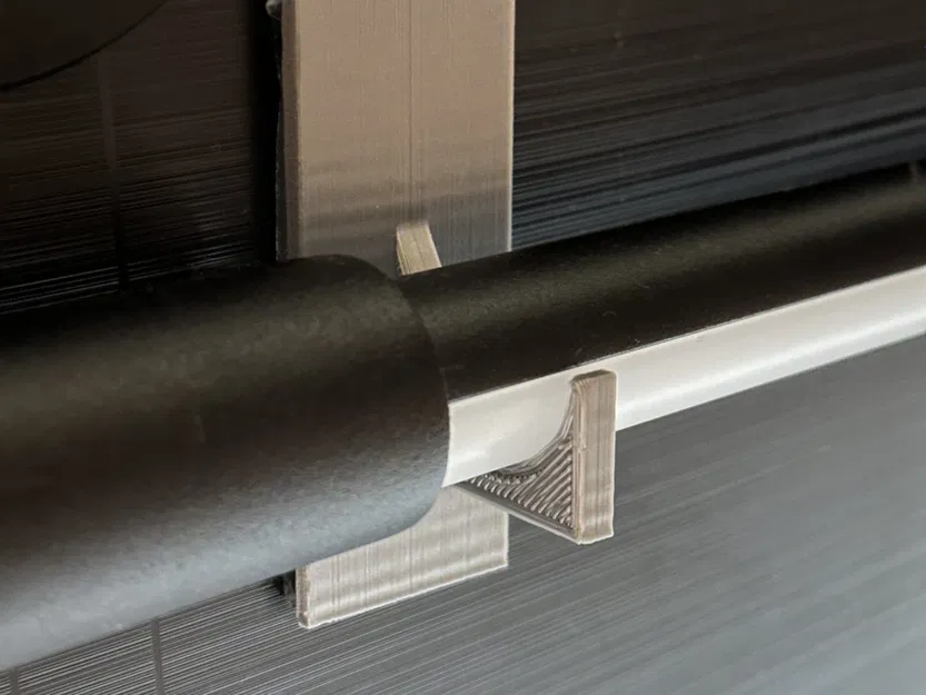 Giá đỡ cho ống đèn Philips Hue Play Gradient gắn TV - Image 2