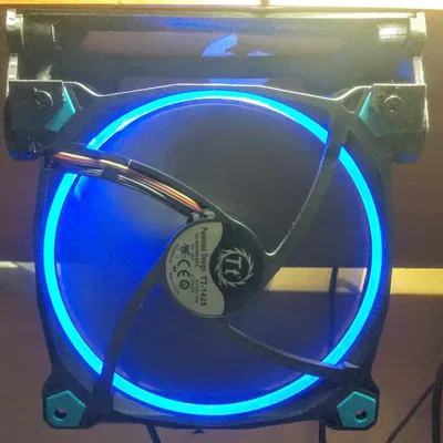 Giá đỡ quạt 140mm cho máy tính để bàn hoặc treo tường có th...