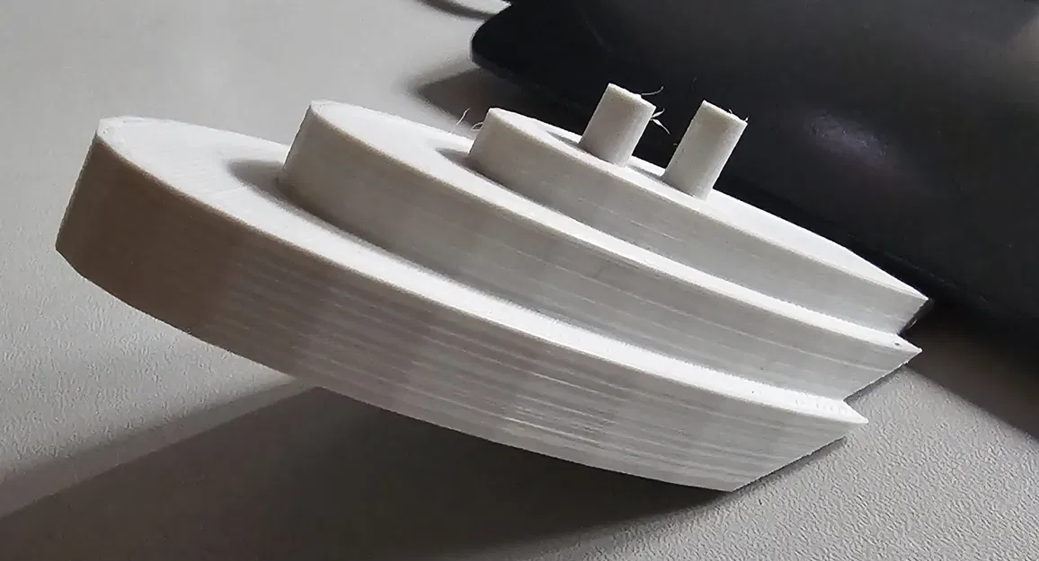 Giá đỡ cửa hình tàu Titanic thiết kế tối giản - Image 1