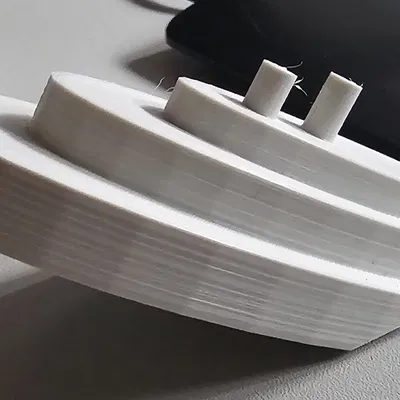 Giá đỡ cửa hình tàu Titanic thiết kế tối giản