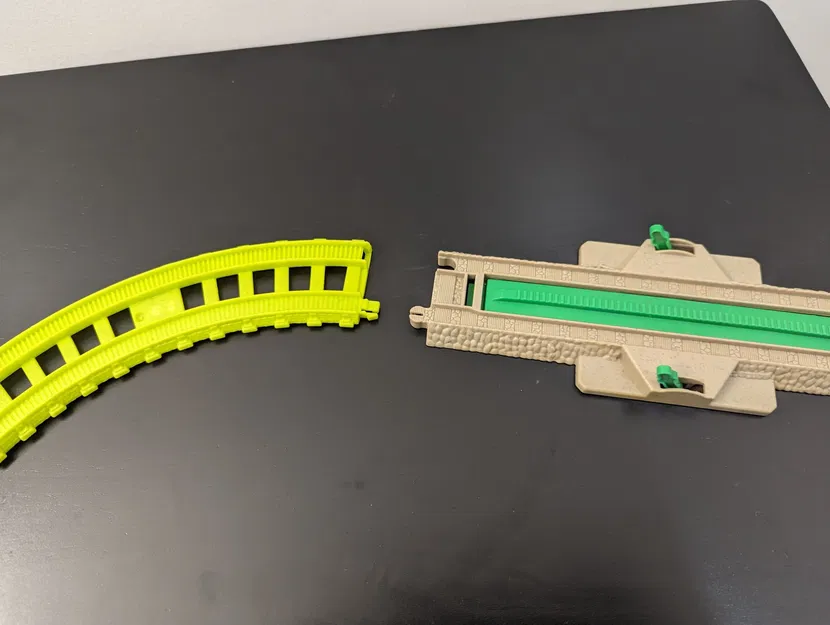 Bộ chuyển đổi đường ray Thomas & Friends từ cũ sang mới - Image 2