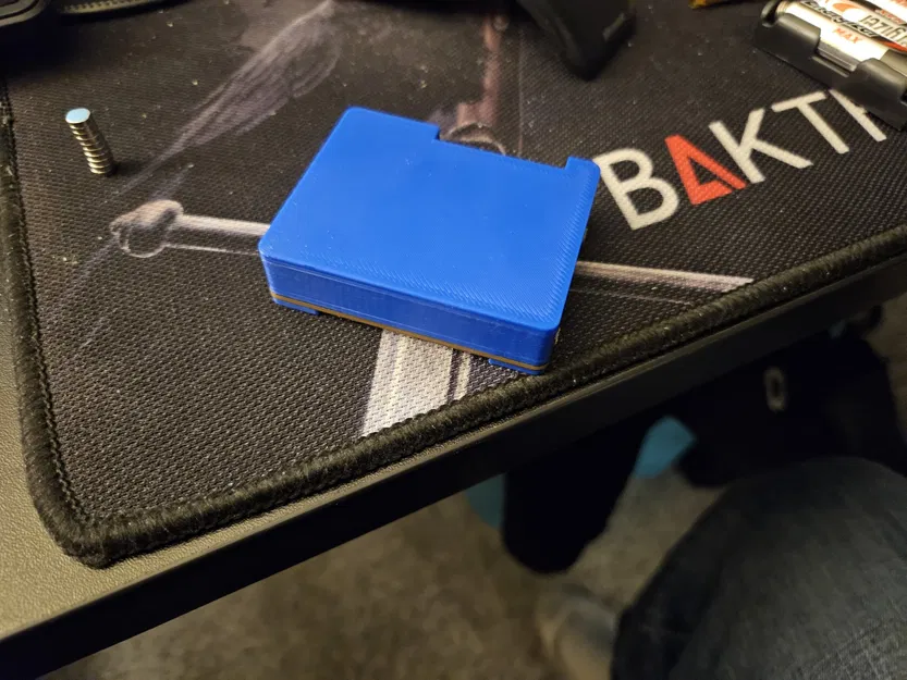 Hộp đựng huy hiệu Tufty 2040 với nam châm hỗ trợ - Image 5