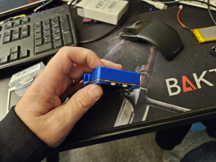 Hộp đựng huy hiệu Tufty 2040 với nam châm hỗ trợ - Image 7