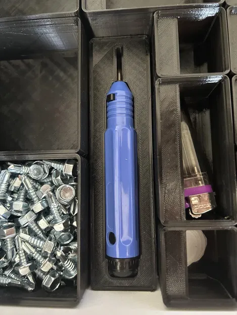 Giá đỡ công cụ làm nhẵn Gridfinity với lỗ cho lưỡi cắt - Image 2