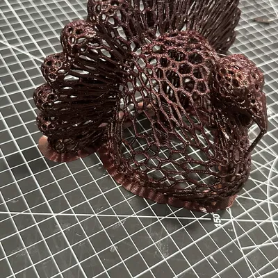 Mô hình trang trí trung tâm hình gà tây Voronoi