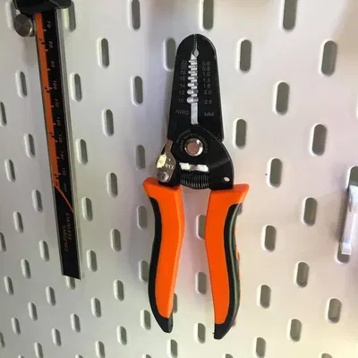 Giá đỡ dụng cụ tước dây cho bảng treo IKEA Skadis