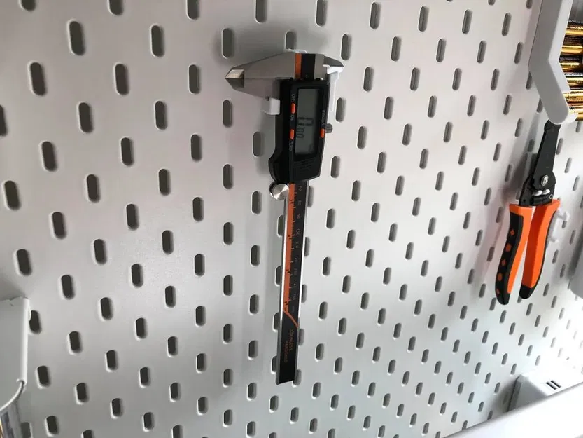 Giá đỡ thước kẹp kỹ thuật số cho bảng treo IKEA Skadis - Image 2