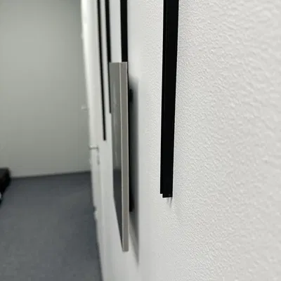 Giá đỡ ảnh U 10mm gắn tường