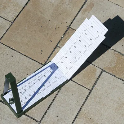 Công cụ đo độ cao của mặt trời với độ chính xác dưới 1...