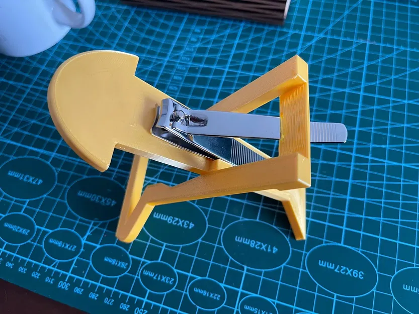 Giá đỡ cắt móng tay một tay cho người lớn tuổi - Image 4