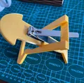 Giá đỡ cắt móng tay một tay cho người lớn tuổi - Thumbnail 4