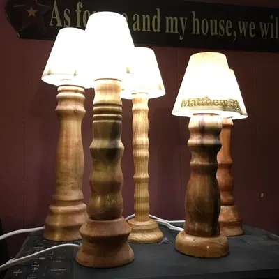 Chao đèn LED nhỏ với chao đèn gỗ thủ công