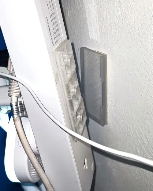 Giá đỡ treo tường không khoan lỗ với tổ chức dây cáp 3 - Image 1