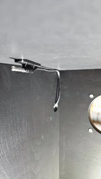 Giá đỡ cảm biến nhiệt độ DS18B20 với lỗ vít và đường d... - Image 2