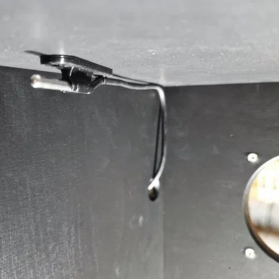 Giá đỡ cảm biến nhiệt độ DS18B20 với lỗ vít và đường d...