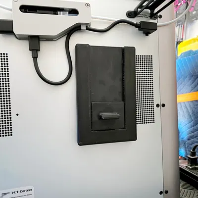 Nắp che ống thải Bambu Lab X1C với cửa trượt