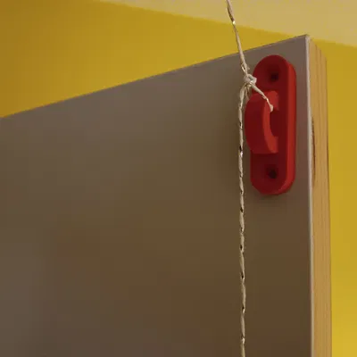 Cửa tự mở bằng hệ thống ròng rọc với trọng lượng đối...