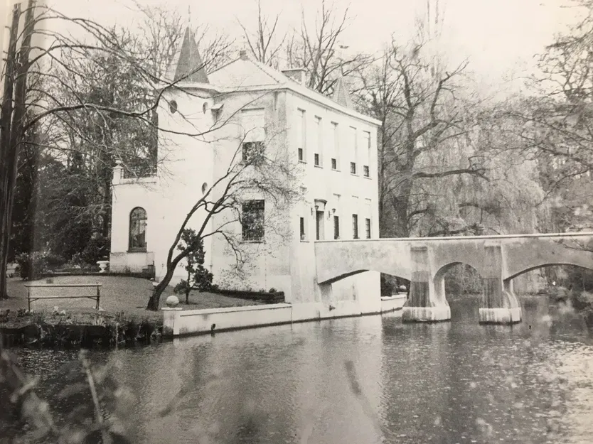 Mô hình lâu đài nhỏ xây dựng năm 1610 - Image 5