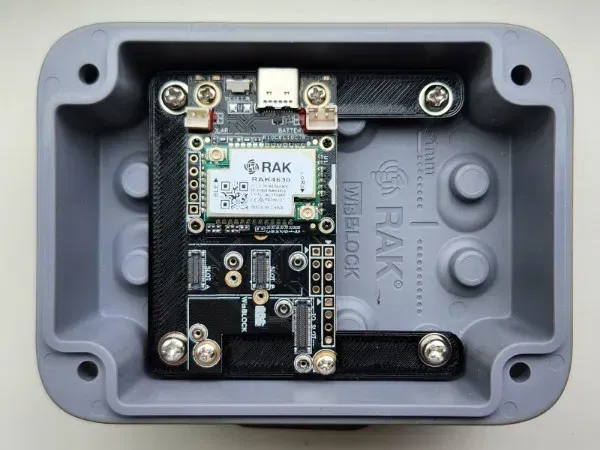 Bảng gắn đơn giản cho WisBlock Base RAK19007 trong Unify Enclosure - Image 1