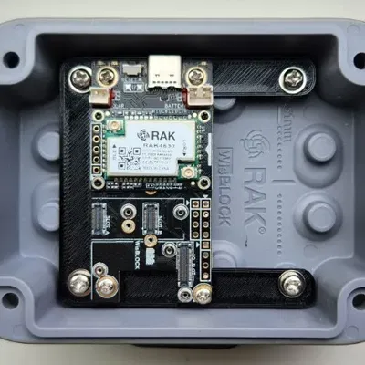 Bảng gắn đơn giản cho WisBlock Base RAK19007 trong Unify Enclosure