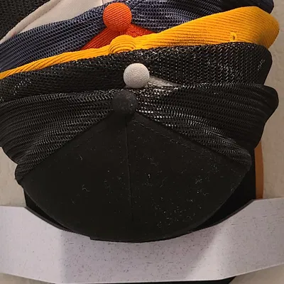 Giá đỡ mũ treo tường tiện lợi