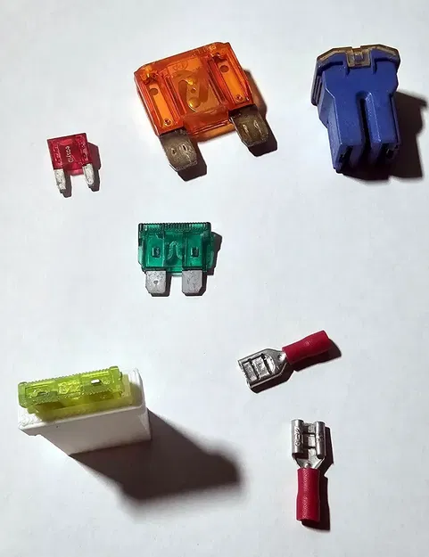 Giá đỡ cầu chì ATO với đầu nối spade cái - Image 1