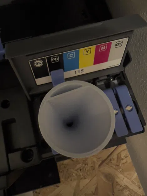 Bình chứa mực EPSON EcoTank với phễu tiếp mực tiện lợi - Image 1