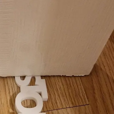 Cụm chặn cửa hình chữ "STOP" phong cách và tiện dụng của Gve...