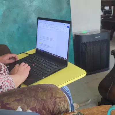 Bàn làm việc gấp cho người có vòng bụng lớn