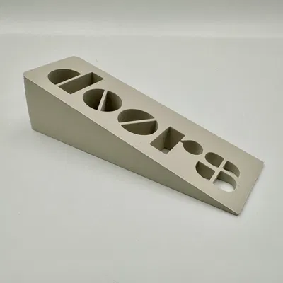 Giá đỡ cửa The Doors Stop độc đáo và tiện lợi