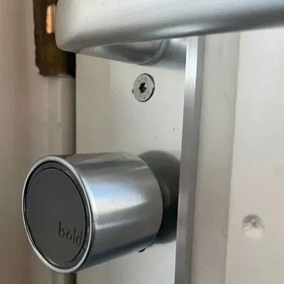 Nắp bảo vệ Bold Smart Lock cho trẻ em