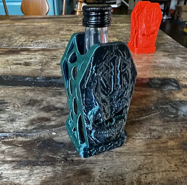 Mộ rượu Halloween 2023 với thiết kế độc đáo - Image 1