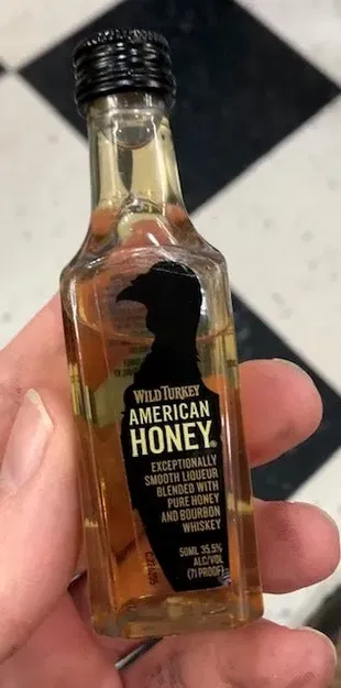 Mộ rượu Halloween 2023 với thiết kế độc đáo - Image 4