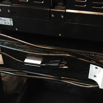 Giá đỡ và kẹp dây nguồn PSU cho XL5