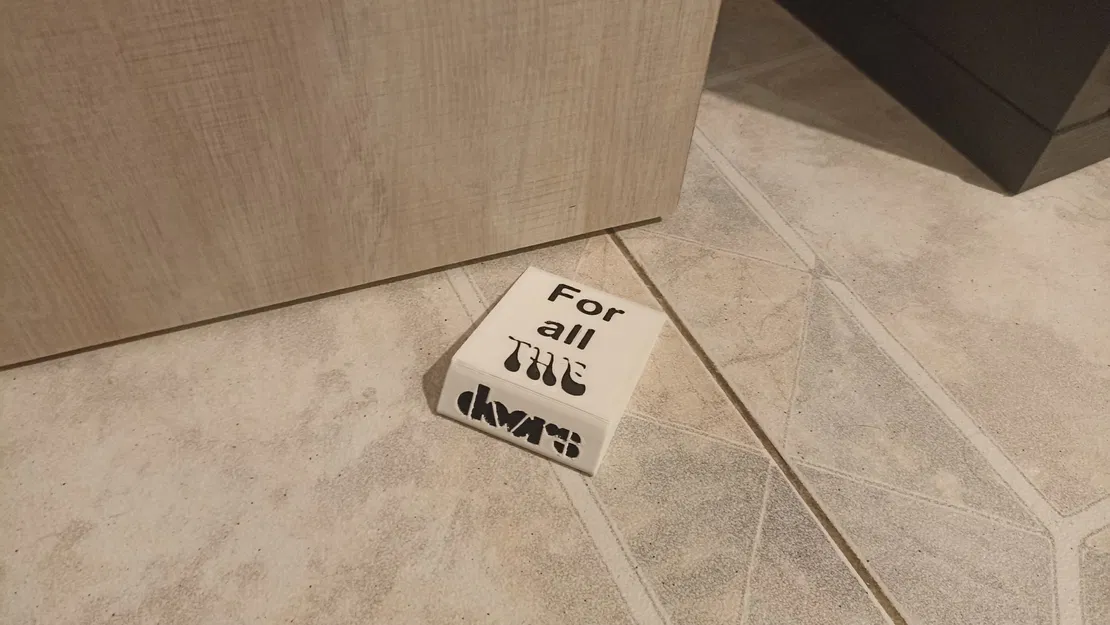 Giá đỡ cửa mang phong cách hoài cổ cho mọi cánh cửa - Image 1