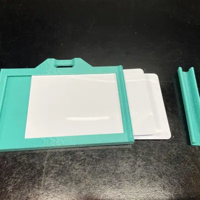 Giá đỡ thẻ ID chắc chắn cho một hoặc hai thẻ