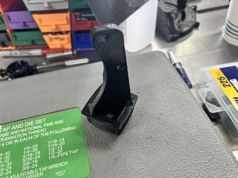 Giá đỡ ăng-ten radio cho Torklift EcoHitch VW MK8 GTI - Image 2