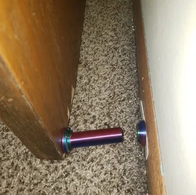 Chặn cửa từ tính với 2 nam châm 8X3mm