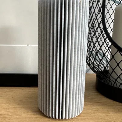 Bình hoa đơn giản thiết kế hiện đại cho một cành hoa