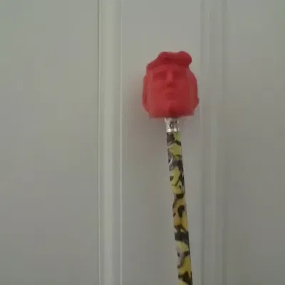 Mô Hình Bút Chì Donald Trump Phong Cách Low-Poly