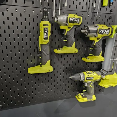 Giá đỡ Ryobi 18v cho Skadis