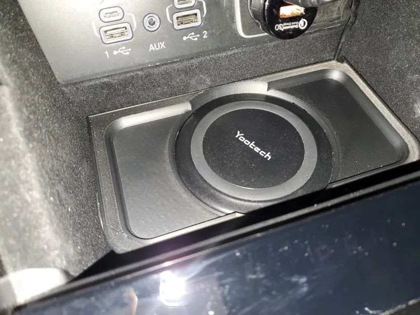 Đế sạc điện thoại không dây cho Samsung S10 trong Jeep Grand Cher... - Image 1