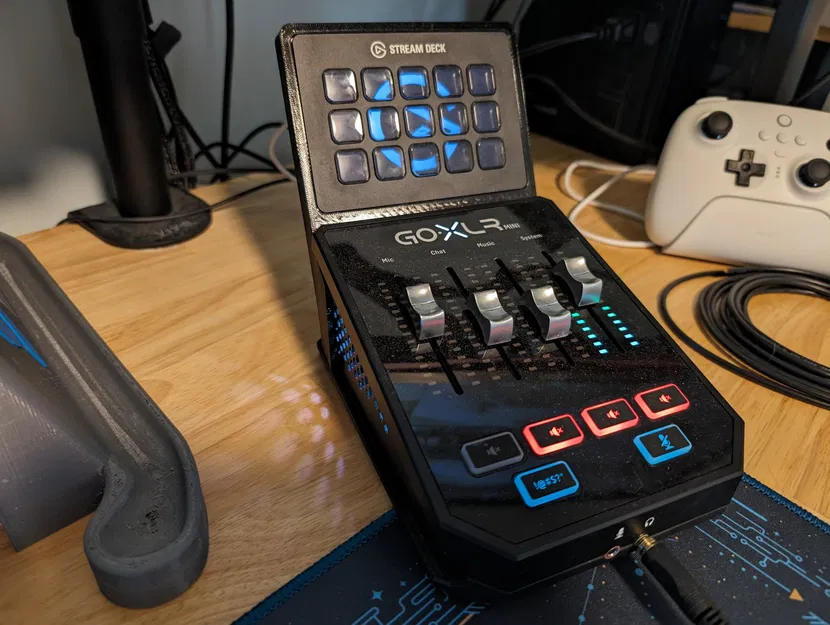 Giá đỡ Stream Deck cho GoXLR Mini - Image 1