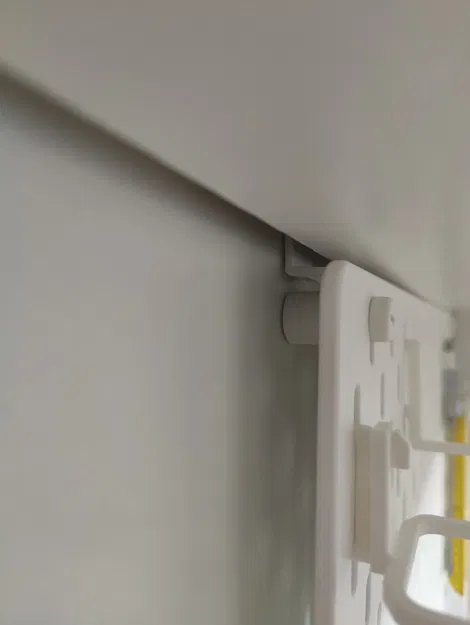 Giá đỡ gắn bảng Skadis vào tủ Ikea Pax - Image 1