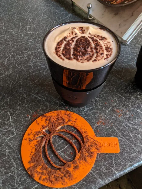 Mẫu stencil nghệ thuật cà phê bí ngô cho Halloween - Image 1