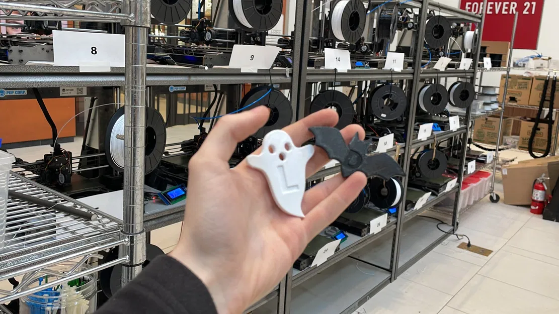 Kỷ vật Halloween với dơi và ma có chữ cái đầu tiên - Image 1